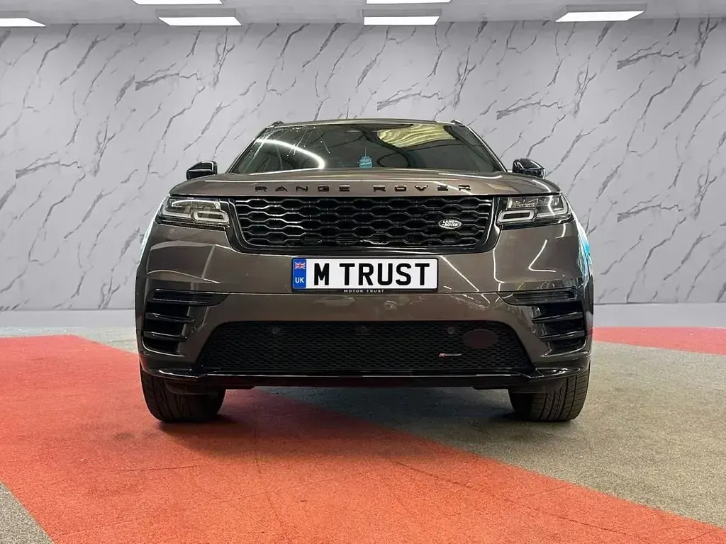 Usado Land Rover Range Rover Velar SE Dynamic 250 HP (183 kW) 2023 Cinzento SUV