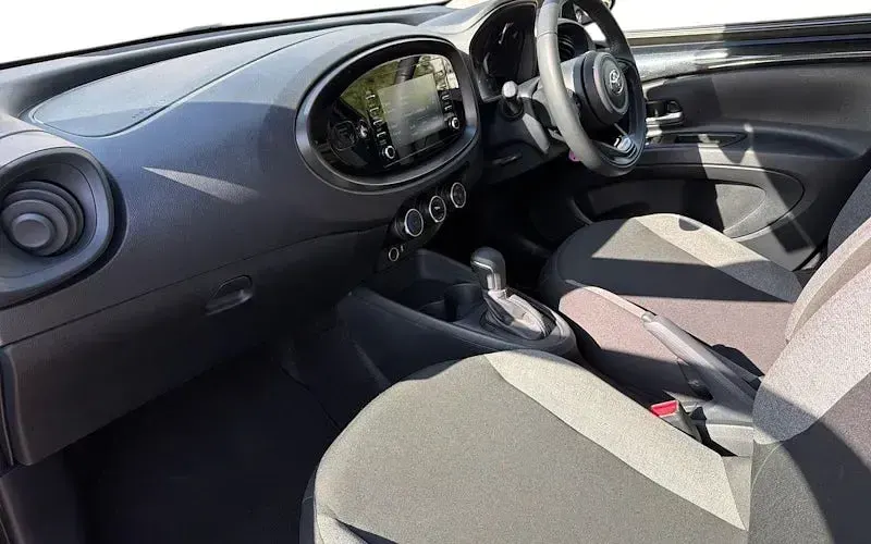 Used Toyota Aygo X PURE 72 HP (52 kW) 2023 Black SUV