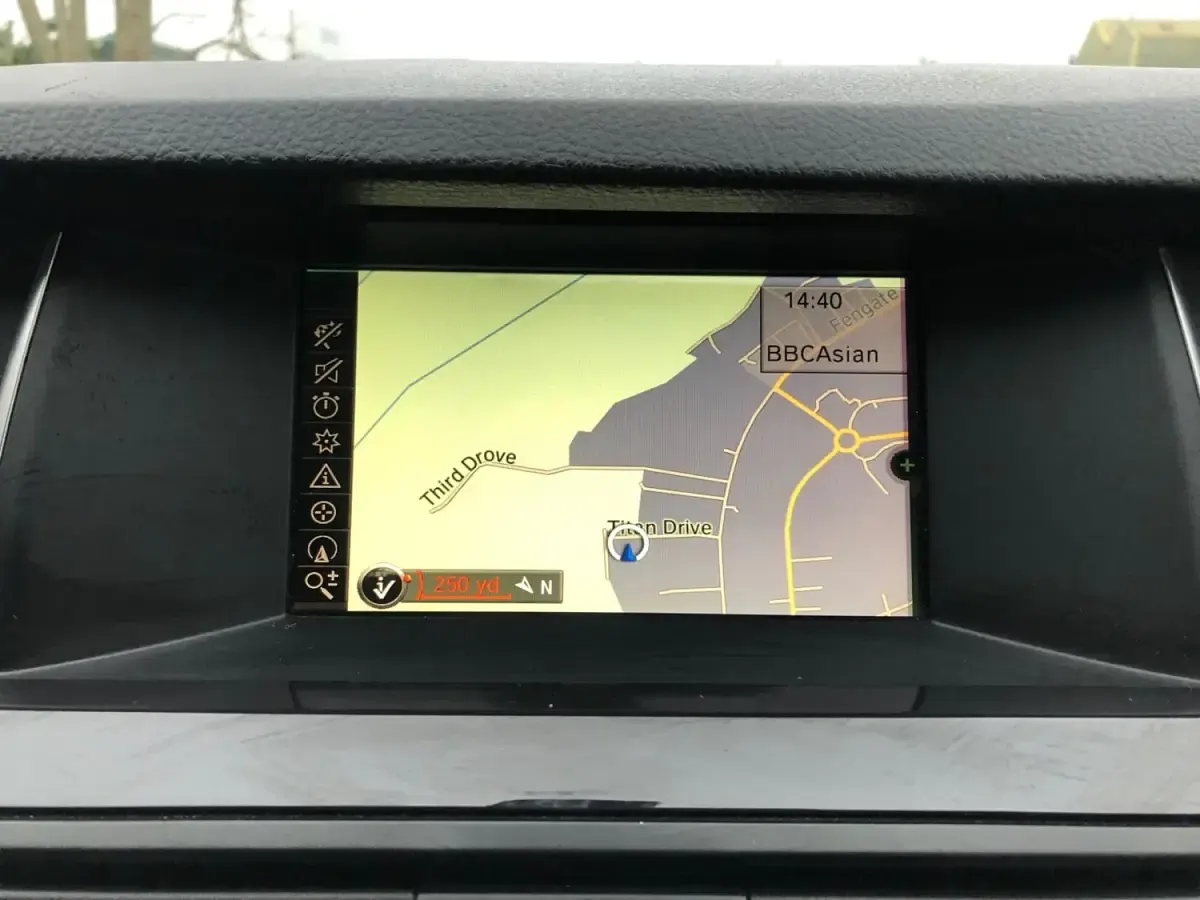 Begagnad BMW 520 2014 Vit Kombi