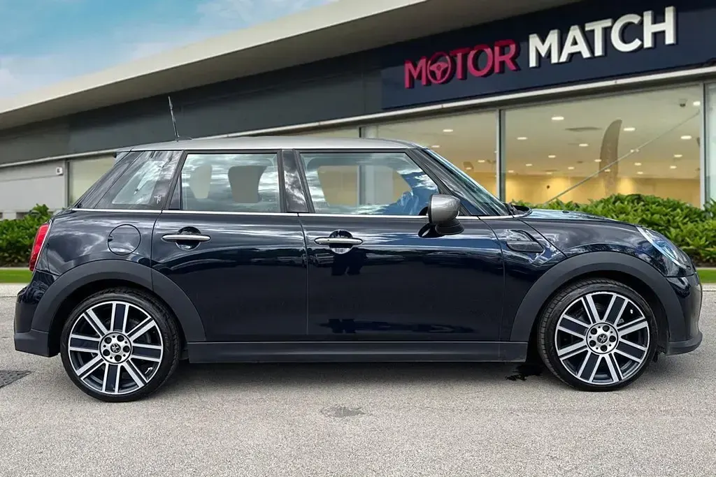 Usado Mini Cooper Exclusive 2024 Negro Utilitario