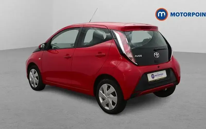 Used Toyota Aygo X-play 69 HP (50 kW) 2018 Red Hatchback