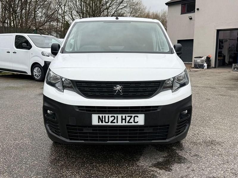 Used Peugeot Partner 131 HP (96 kW) 2021 White MPV