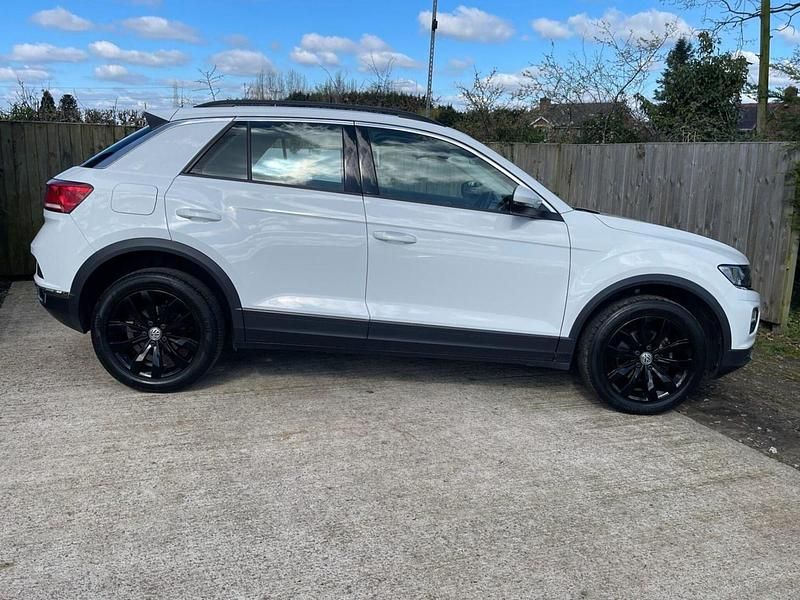 Used VW T-Roc SE 150 HP (110 kW) 2019 White SUV
