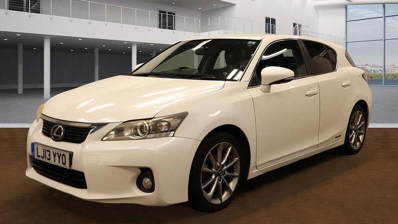 White Used 2013 Lexus CT200h Hatchback | £8,999 (Fair price) - Image 1/4
