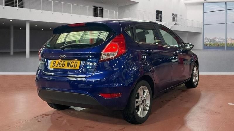 Used Ford Fiesta Zetec 2016 Blue Hatchback