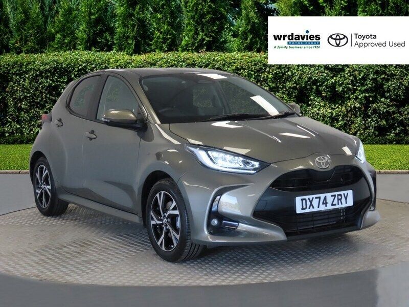Bronze Used 2024 Toyota Yaris Hybrid Design Hatchback | £19,995 (Fair price) - Image 1/4