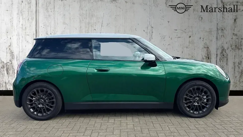 Used Mini Cooper Hatch 133 kW (181 HP) 2026 Green Hatchback