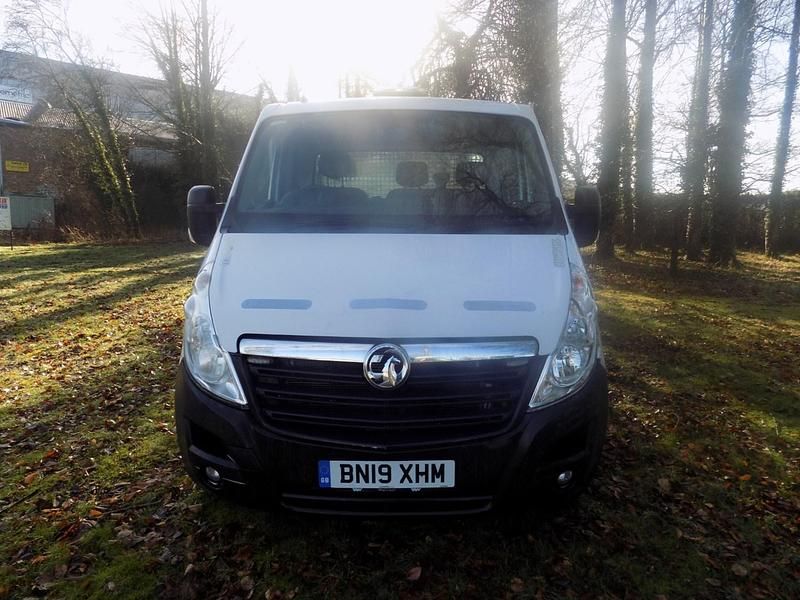 Used Vauxhall Movano 130 HP (95 kW) 2019 White MPV