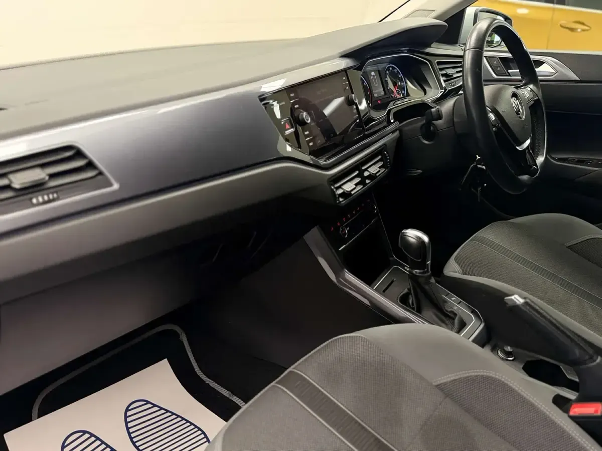 Used VW Polo SEL 115 HP (84 kW) 2019 Silver Hatchback