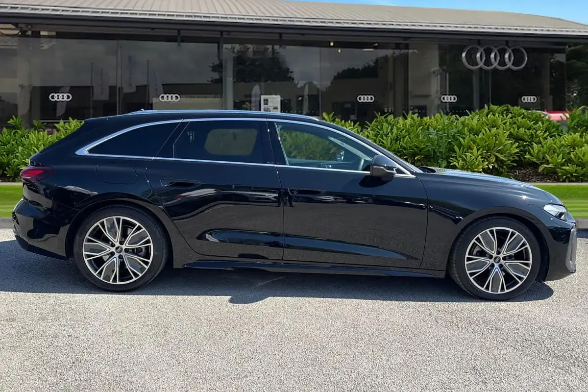 Used Audi A5 S-Line 204 HP (150 kW) 2025 Black Estate