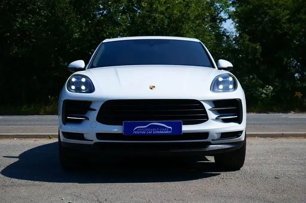 Used Porsche Macan 354 HP (260 kW) 2019 White SUV