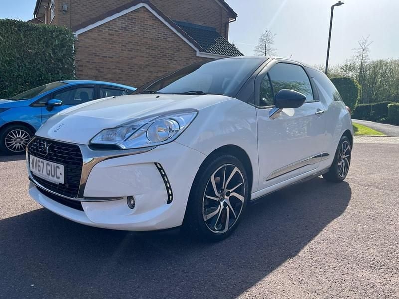 Used DS Automobiles DS3 Connected Chic 2017 White Hatchback