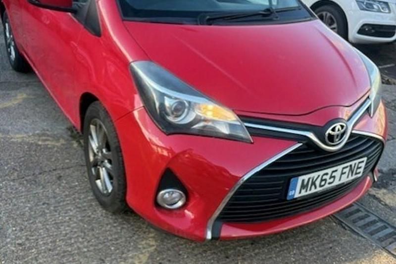 Used Toyota Yaris 69 HP (50 kW) 2015 Hatchback