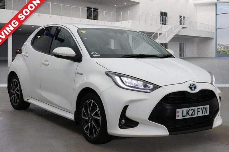 Used Toyota Yaris Hybrid Design 116 HP (85 kW) 2024