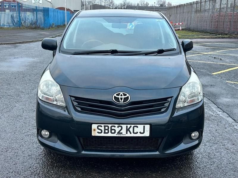 Used Toyota Verso 2012 Grey MPV