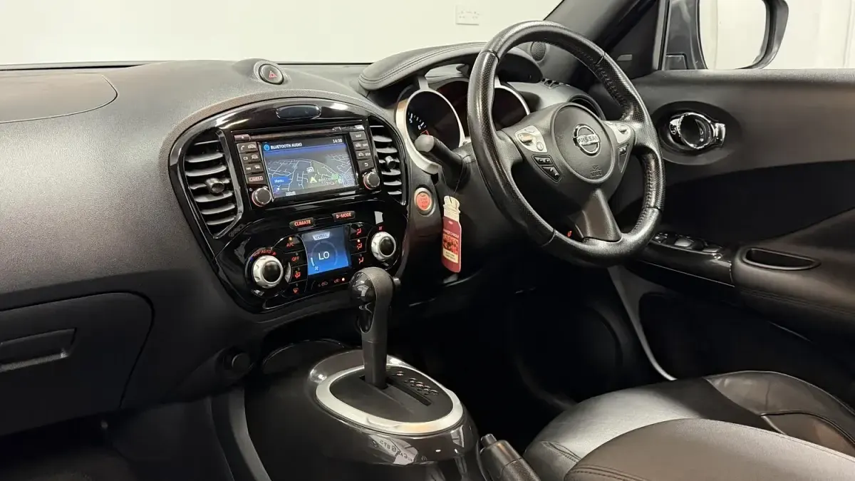 Used Nissan Juke Tekna 117 HP (86 kW) 2017 Grey SUV