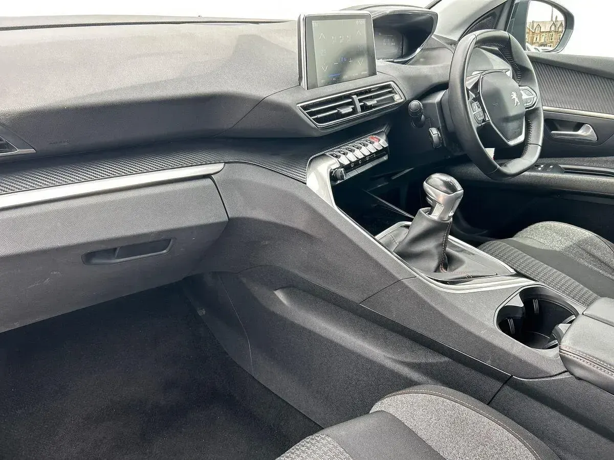 Used Peugeot 5008 Active 130 HP (95 kW) 2020 Black SUV