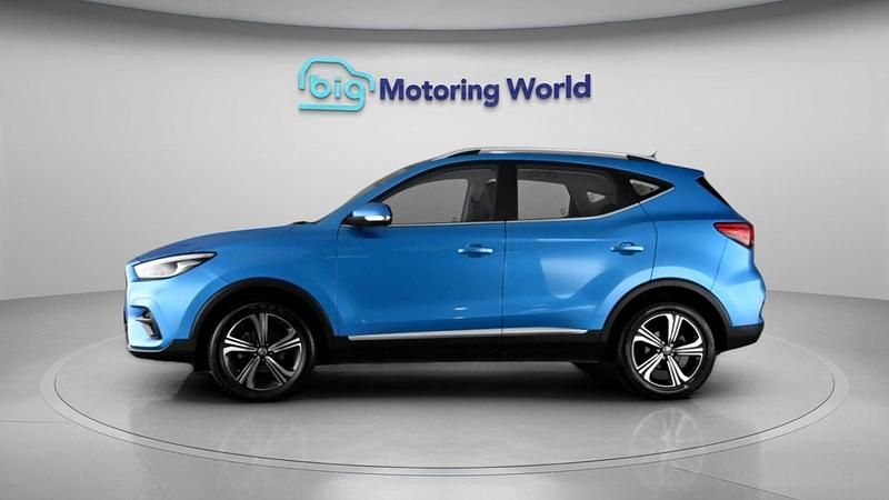 Used MG ZS Excite 105 HP (77 kW) 2023 Blue SUV