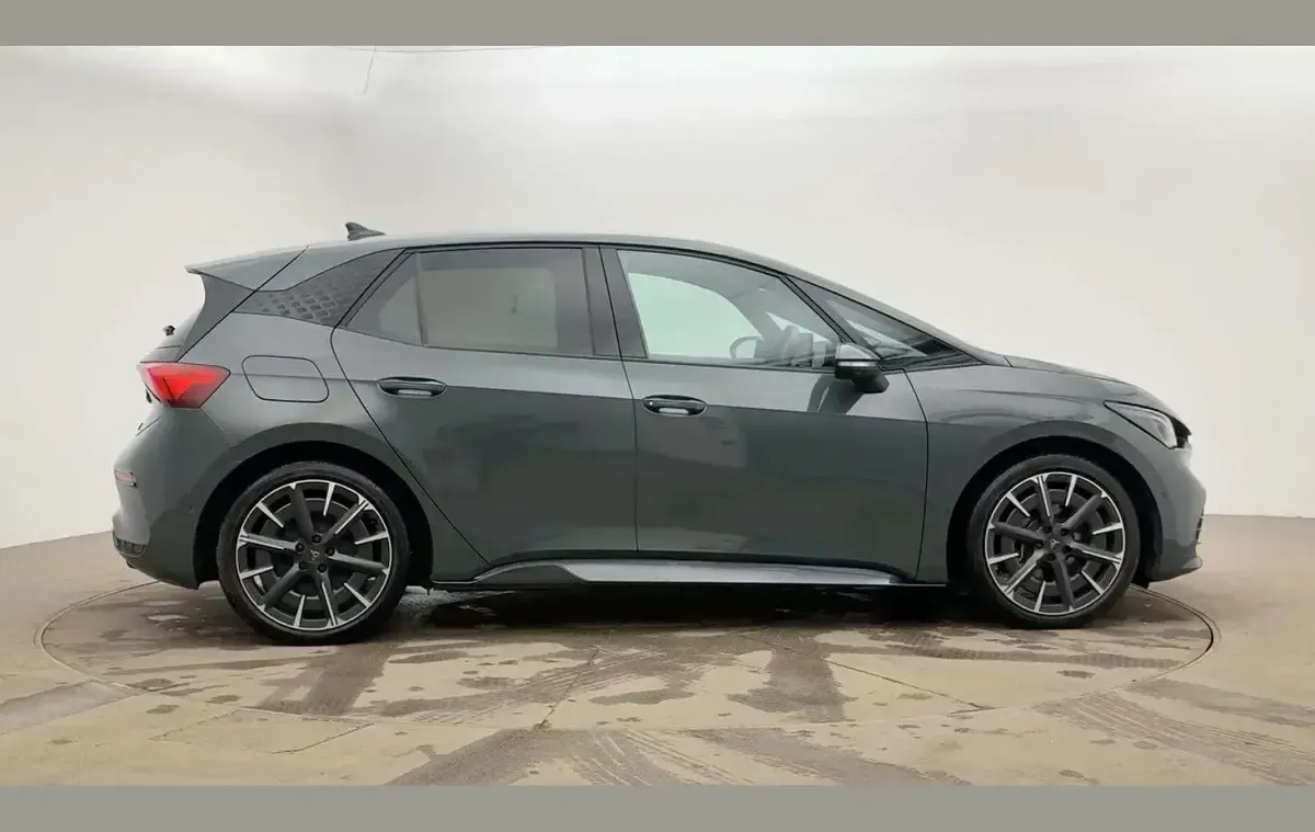 Used Cupra Born e-Boost 239 kW (326 HP) 2024 Green Hatchback