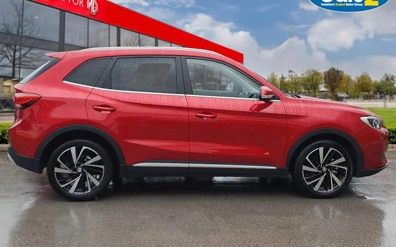 Used MG ZS Trophy 196 HP (144 kW) 2025 Red Hatchback