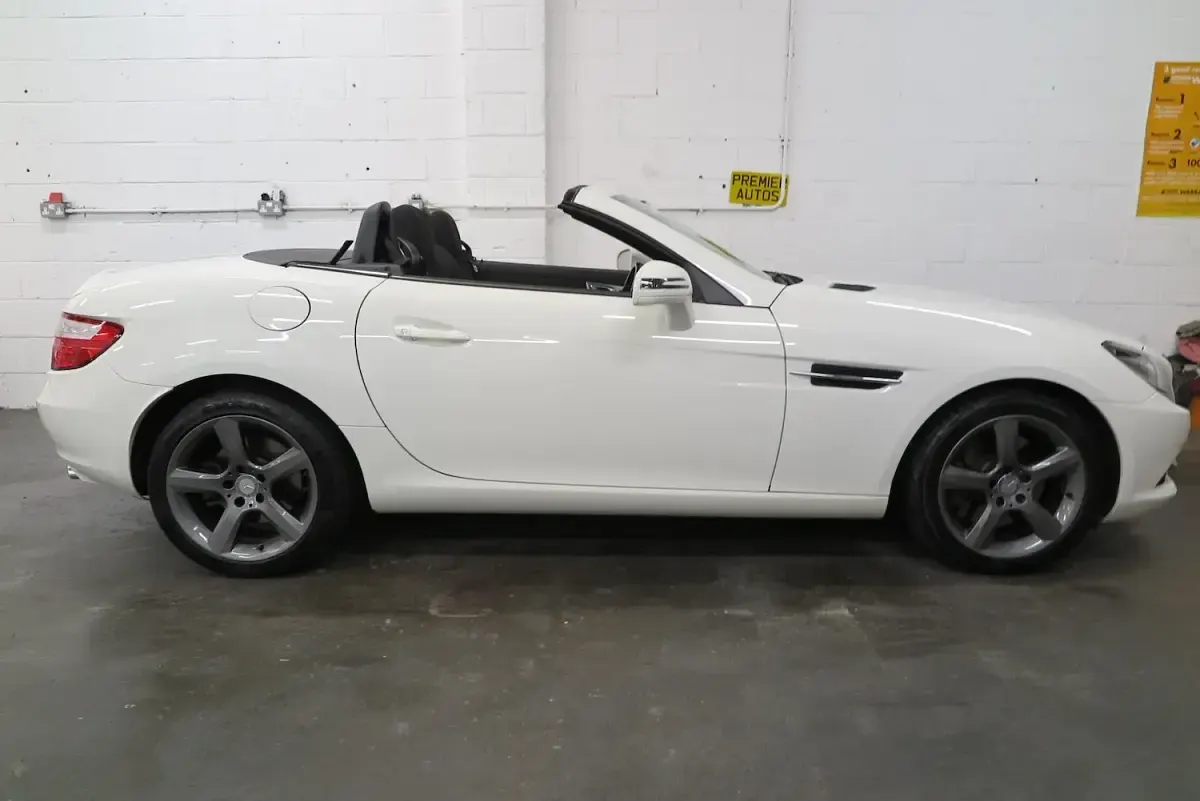 Used Mercedes SLK250 204 HP (150 kW) 2012 White Cabriolet