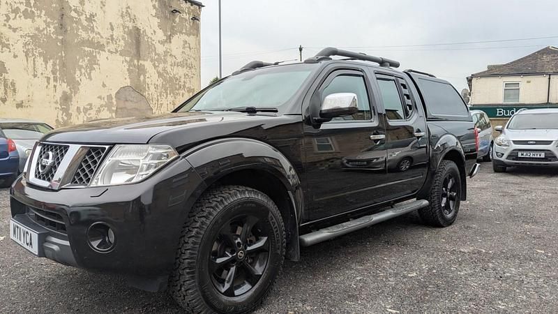 Black Used 2011 Nissan Navara Tekna Pickup | £5,199 (Fair price) - Image 1/4