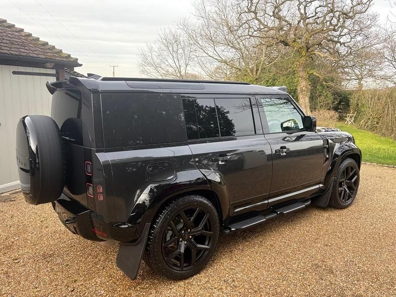 New Land Rover Defender SE Dynamic 2025 Black SUV