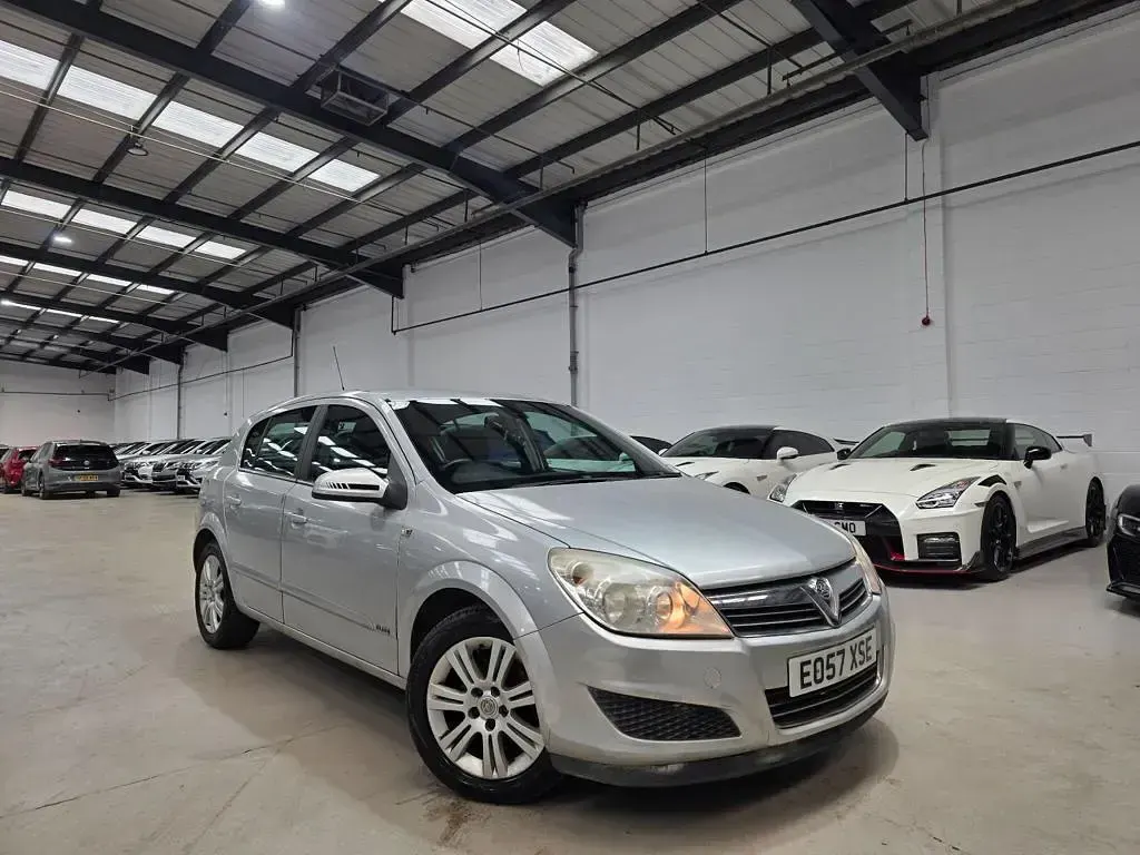 Used Vauxhall Astra Elite 115 HP (84 kW) 2007 Silver Hatchback