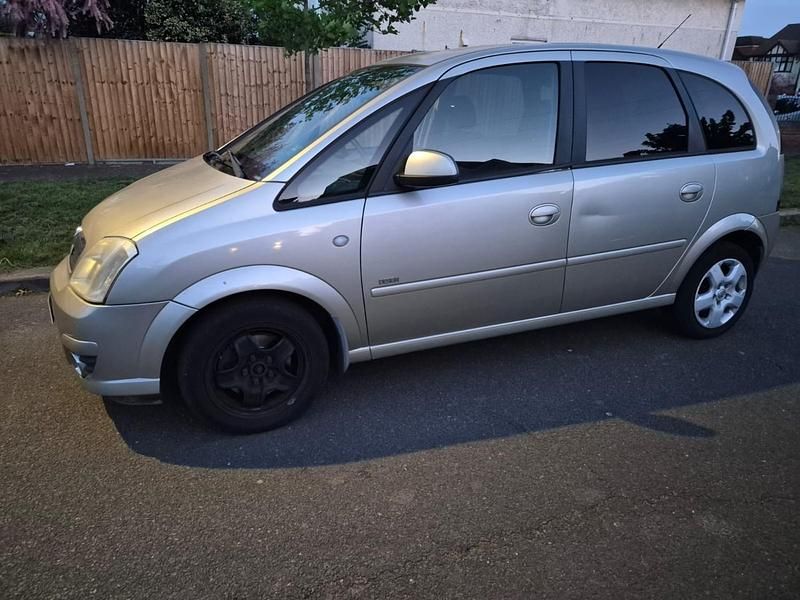 Second-hand Vauxhall Meriva Design Edition 2008 Auriu Monovolum