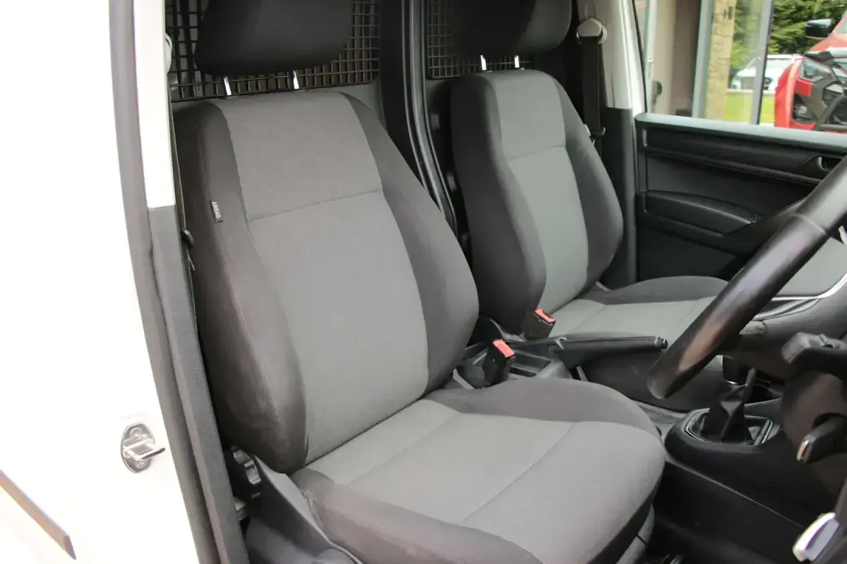 Used VW Caddy Startline 102 HP (75 kW) 2019 White MPV