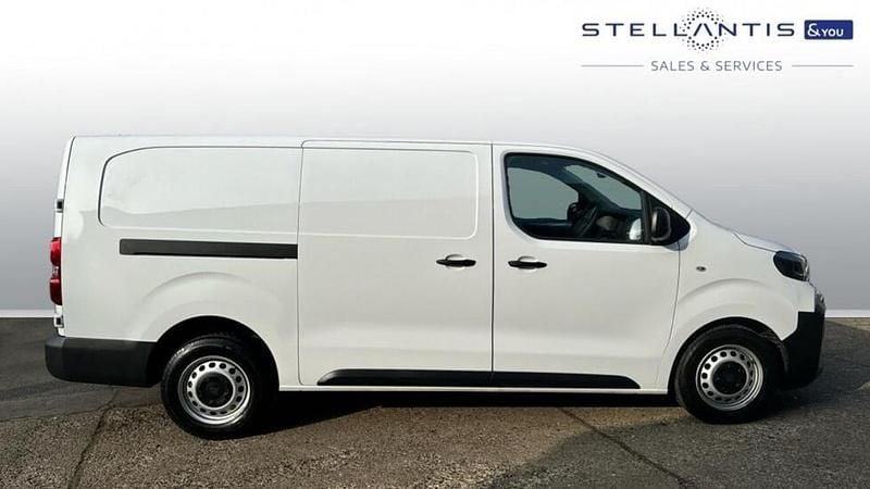 Used Peugeot Expert 143 HP (105 kW) 2025 White Van