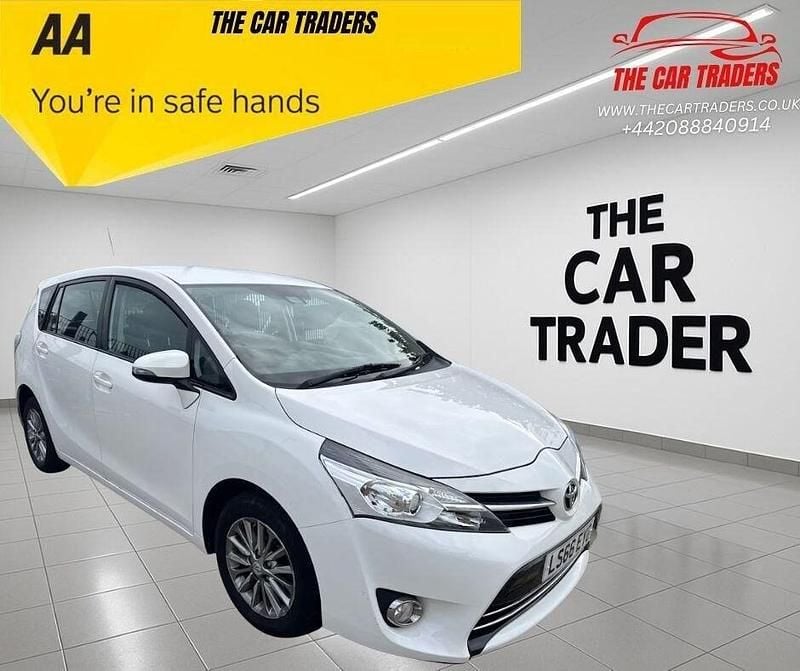 White Used 2016 Toyota Verso Multidrive S MPV | £11,188 (Fair price) - Image 1/3