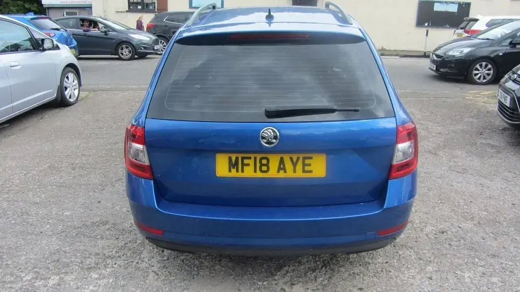 Used Skoda Octavia SE Technology 115 HP (84 kW) 2018 Blue Estate