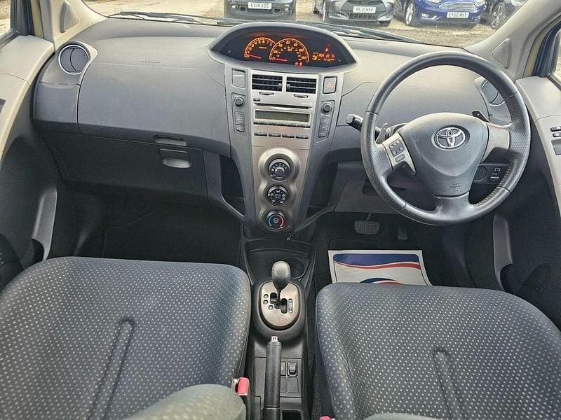Used Toyota Yaris 2010 Blue Hatchback