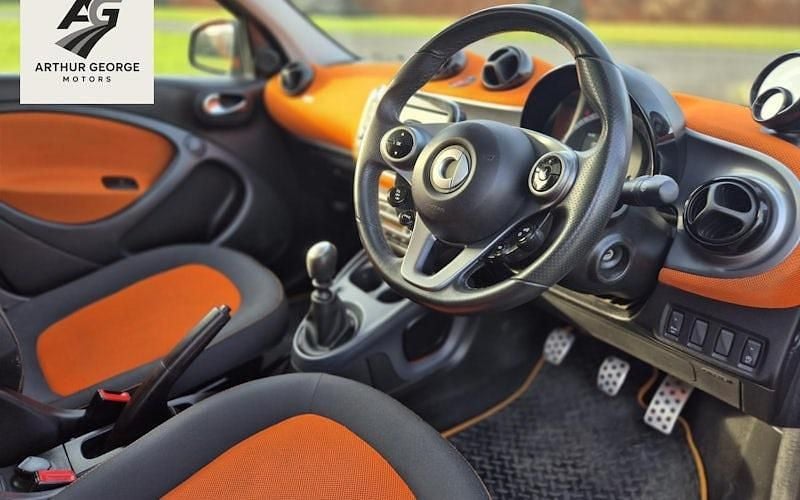 Used Smart ForFour Edition #1 90 HP (66 kW) 2015 Grey Hatchback