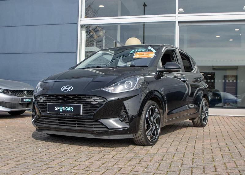 Used Hyundai i10 Premium 83 HP (61 kW) 2023 Black Hatchback