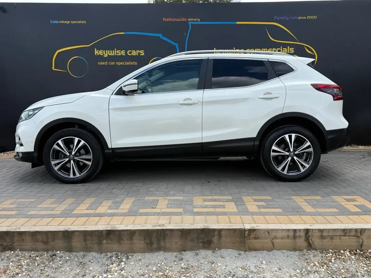 Used Nissan Qashqai N-Connecta 2020 White SUV