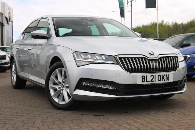Brilliant silver metallic Used 2021 Skoda Superb SE Technology Hatchback | £18,995 (Fair price) - Image 1/4