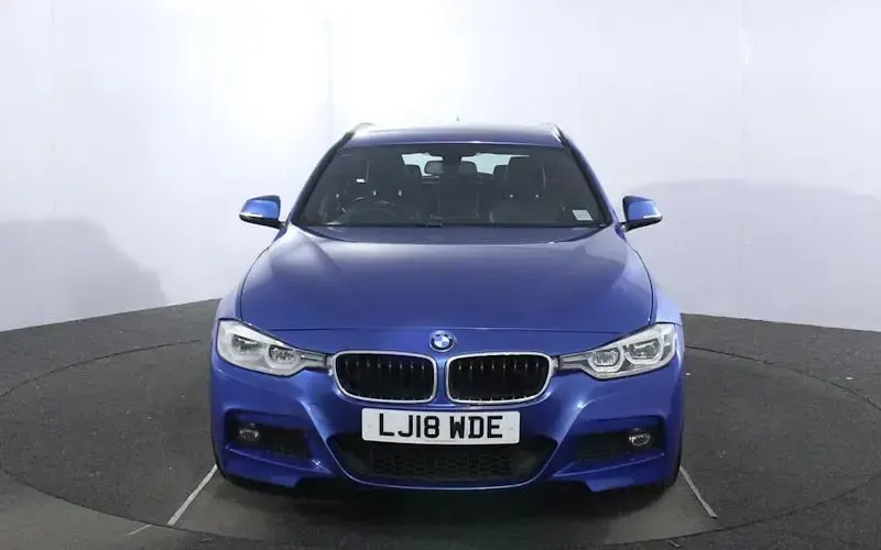 Usado BMW 320 M Sport 184 CV (135 kW) 2018 Azul Familiar