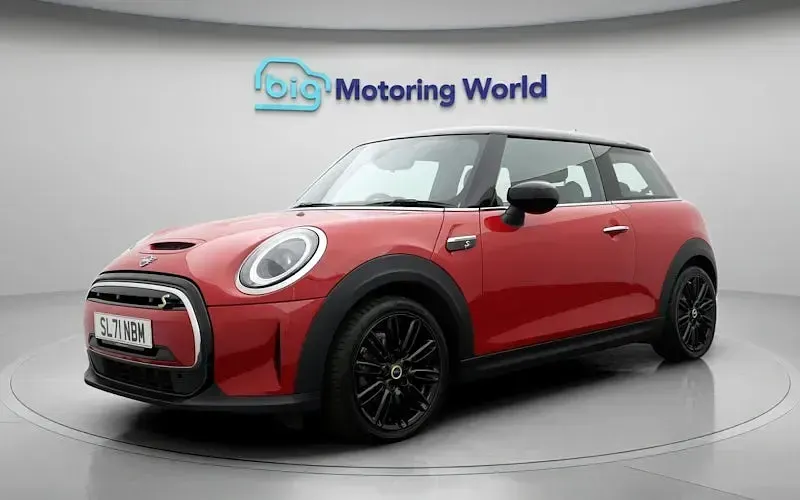 Used Mini Cooper Level 2 135 kW (184 HP) 2023 Hatchback