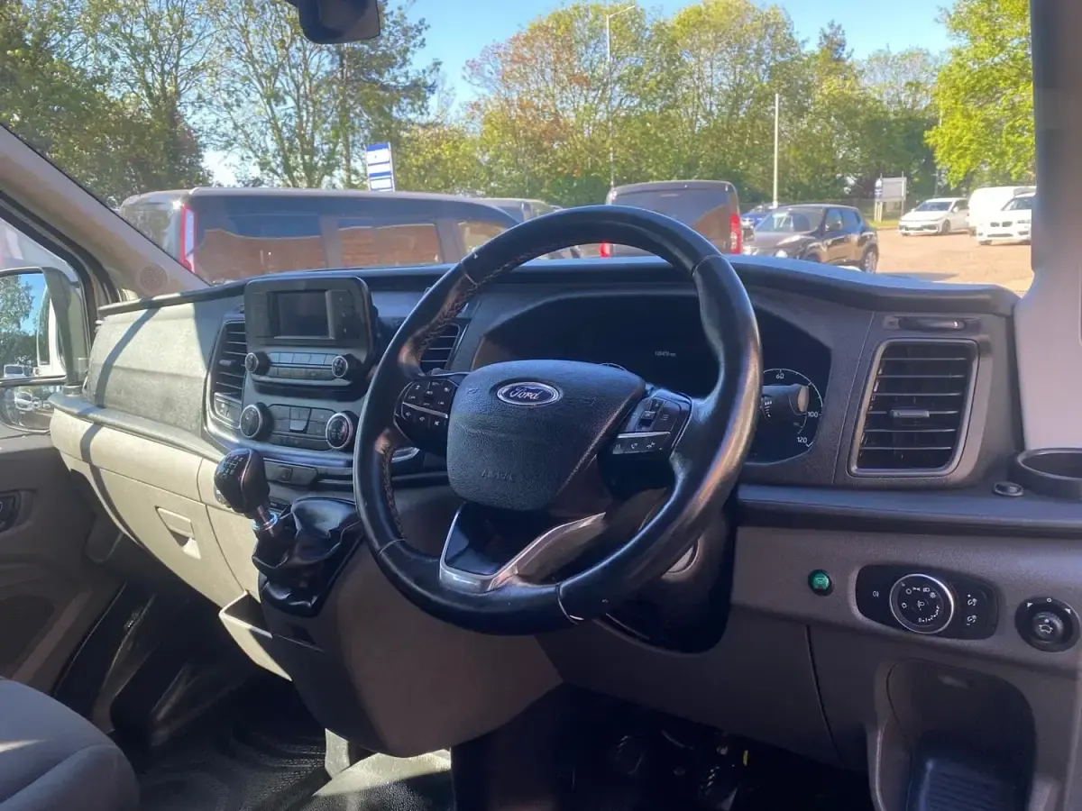 Begagnad Ford Transit 130 HK (95 kW) 2022 Vit