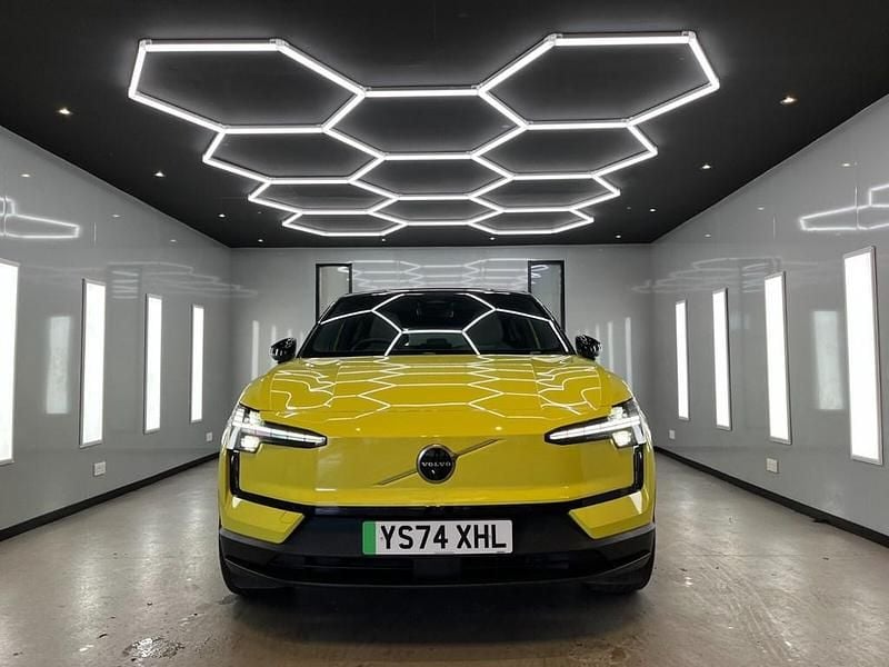 Usado Volvo EX30 Ultra 200 kW (272 HP) 2024 SUV