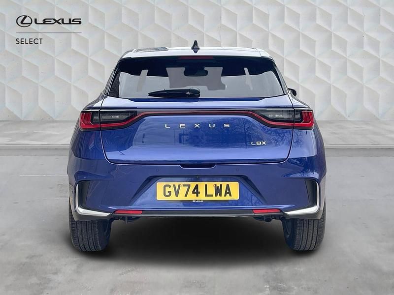 Używany Lexus LBX 2024 Niebieski SUV