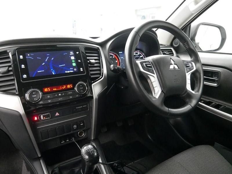 Used Mitsubishi L200 Warrior 180 HP (132 kW) 2020 White Pickup