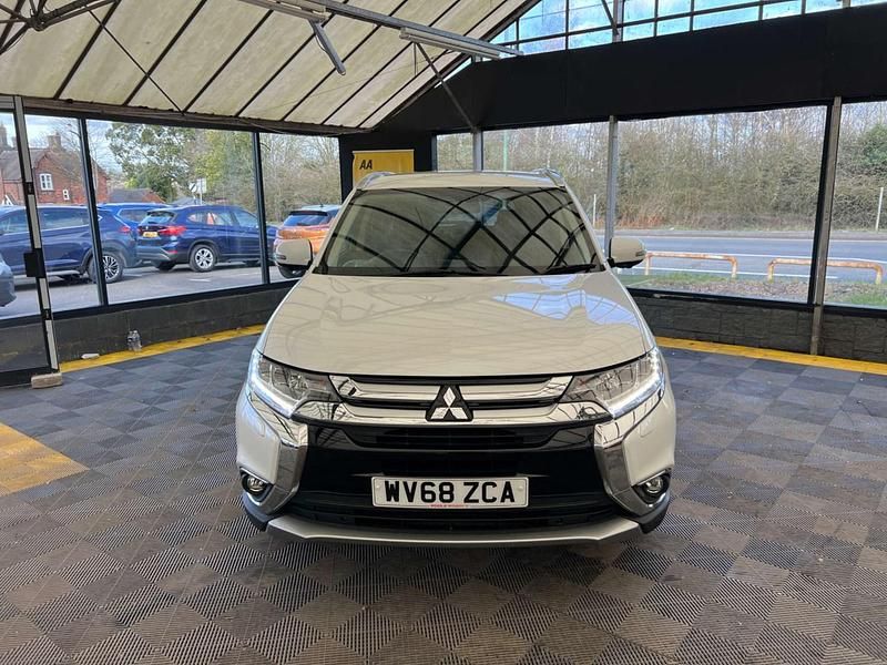 Used Mitsubishi Outlander 2018 White SUV