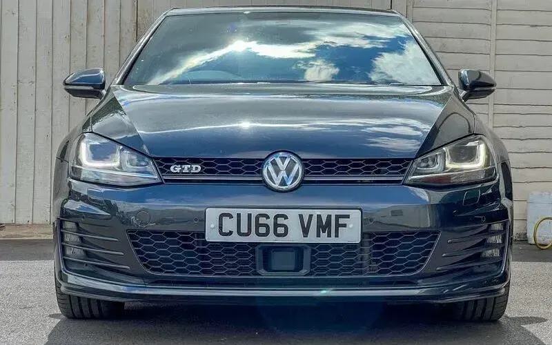 Usado VW Golf VII GTD 184 CV (135 kW) 2016 Gris Utilitario