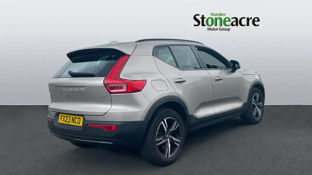 Used Volvo XC40 Plus 161 HP (118 kW) 2023 Gold SUV