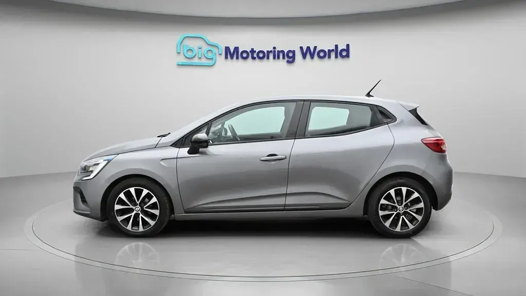 Używany Renault Clio V Evolution 90 KM (66 kW) 2023 Szary Hatchback