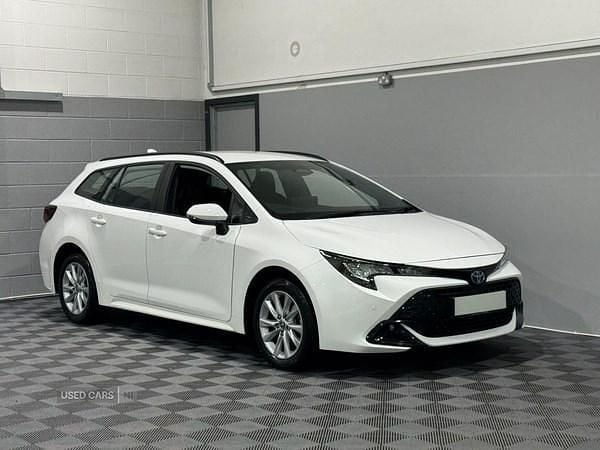 White Used 2025 Toyota Corolla Estate | £25,495 (Good price) - Image 1/4