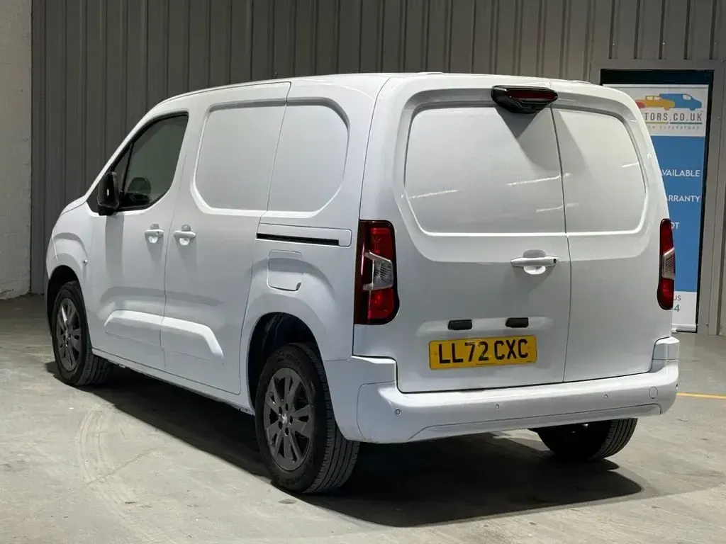 Used Peugeot Partner Premium 131 HP (96 kW) 2022 White MPV
